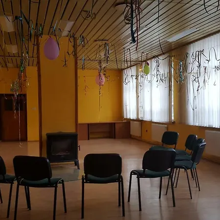 Lubuszanin מלון דירות פודגוז'ין