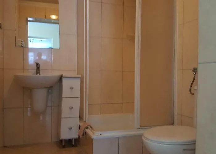 Lubuszanin 公寓式酒店 Podgórzyn